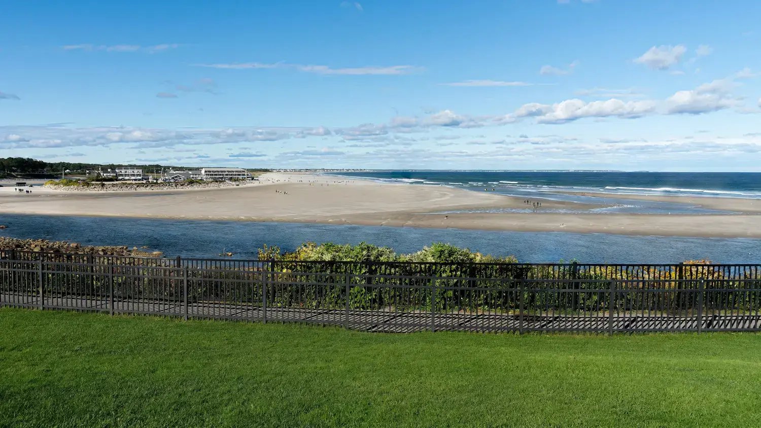 Photo by Ogunquit Beach, Ogunquit, ME, USA - The Marginal Way path Unsplash