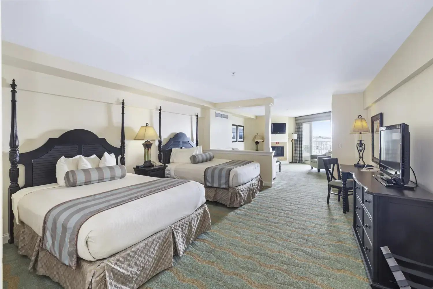 Ocean Suites 2 Queens 1