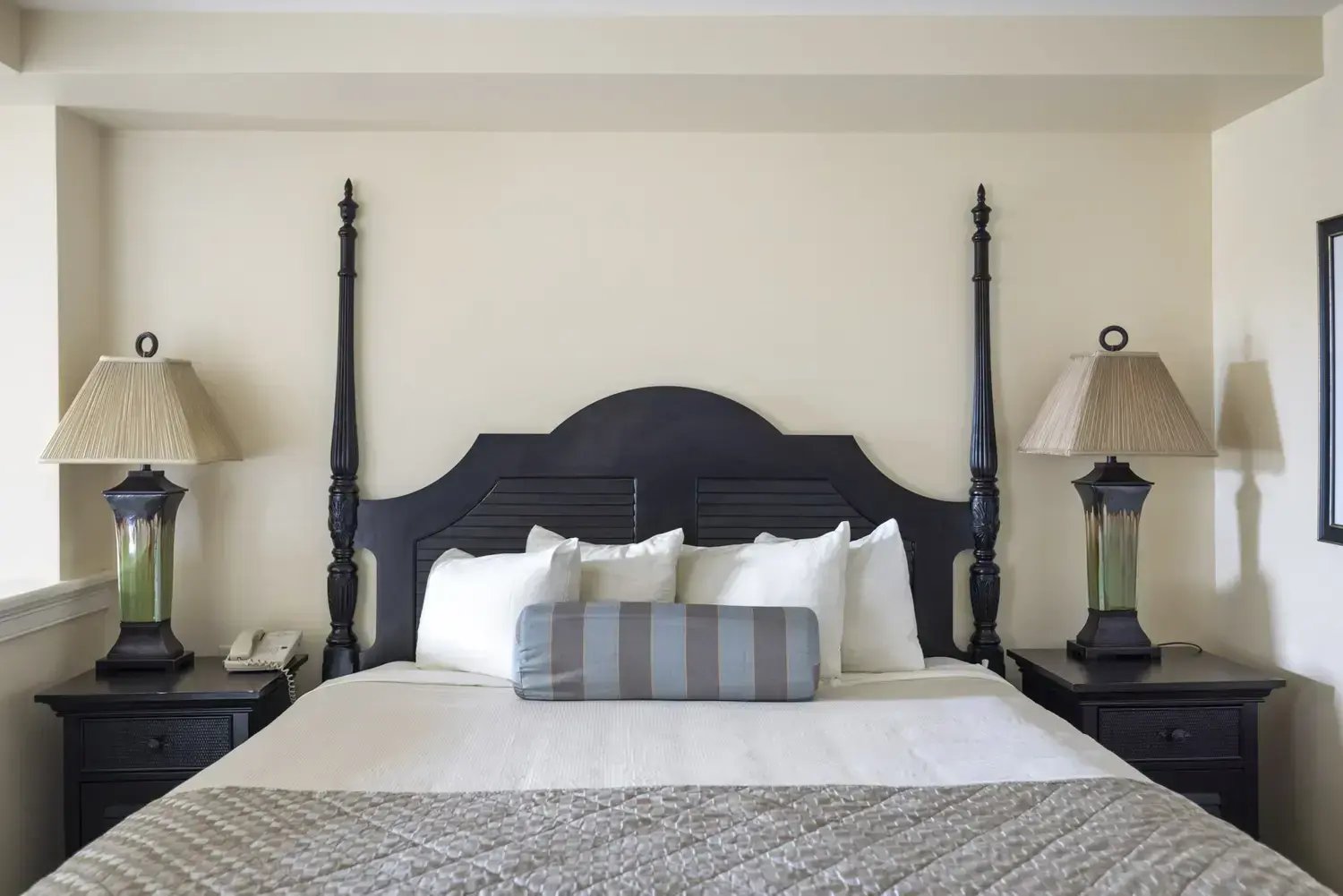 Ocean Suites King Bed 4