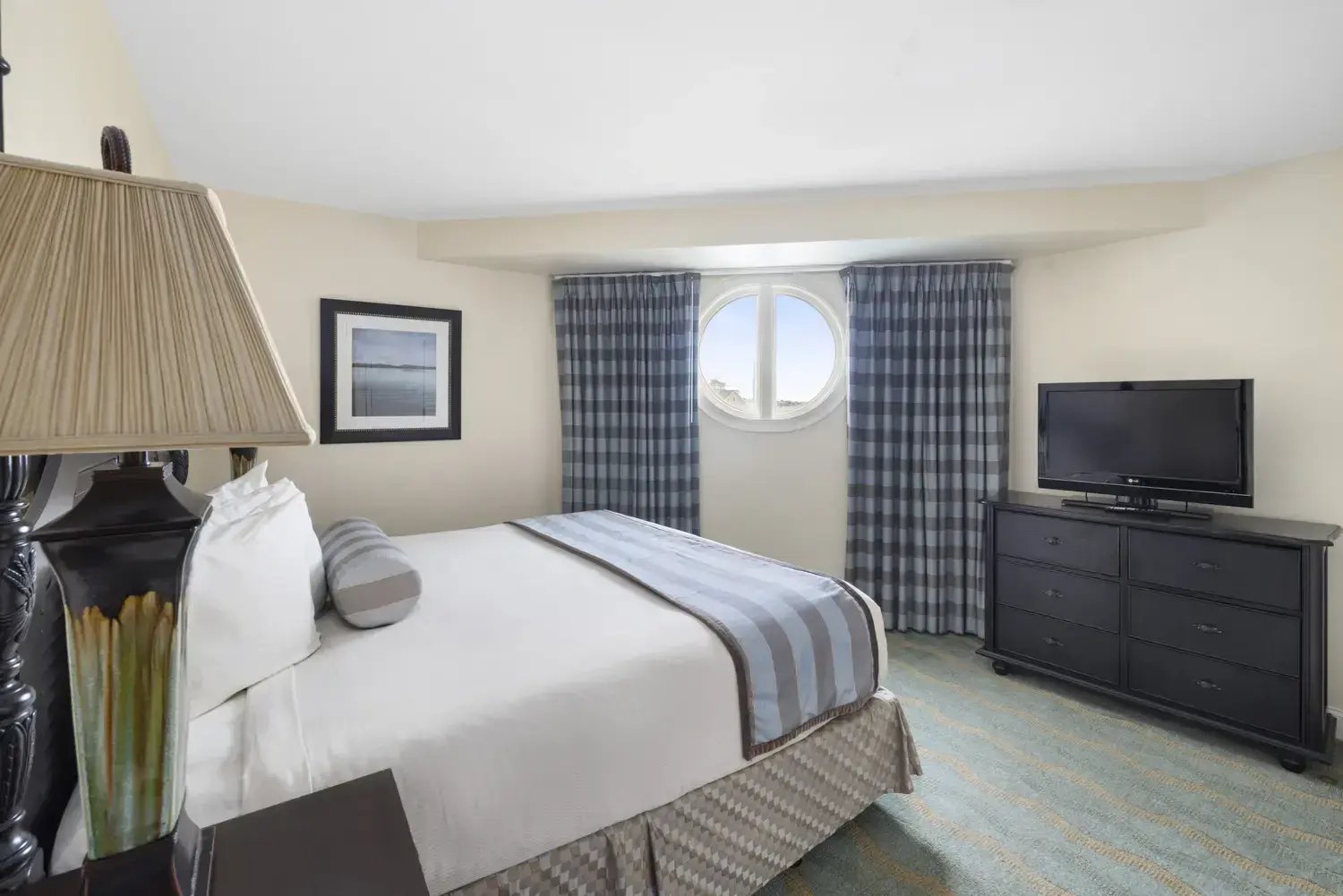 Ocean Suites King Separate Bedroom