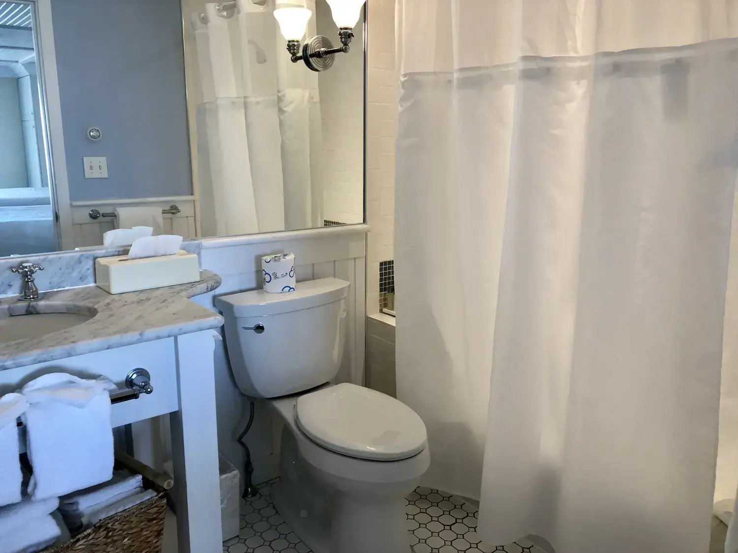 spa suite floor 1 and 2 bathroom 3